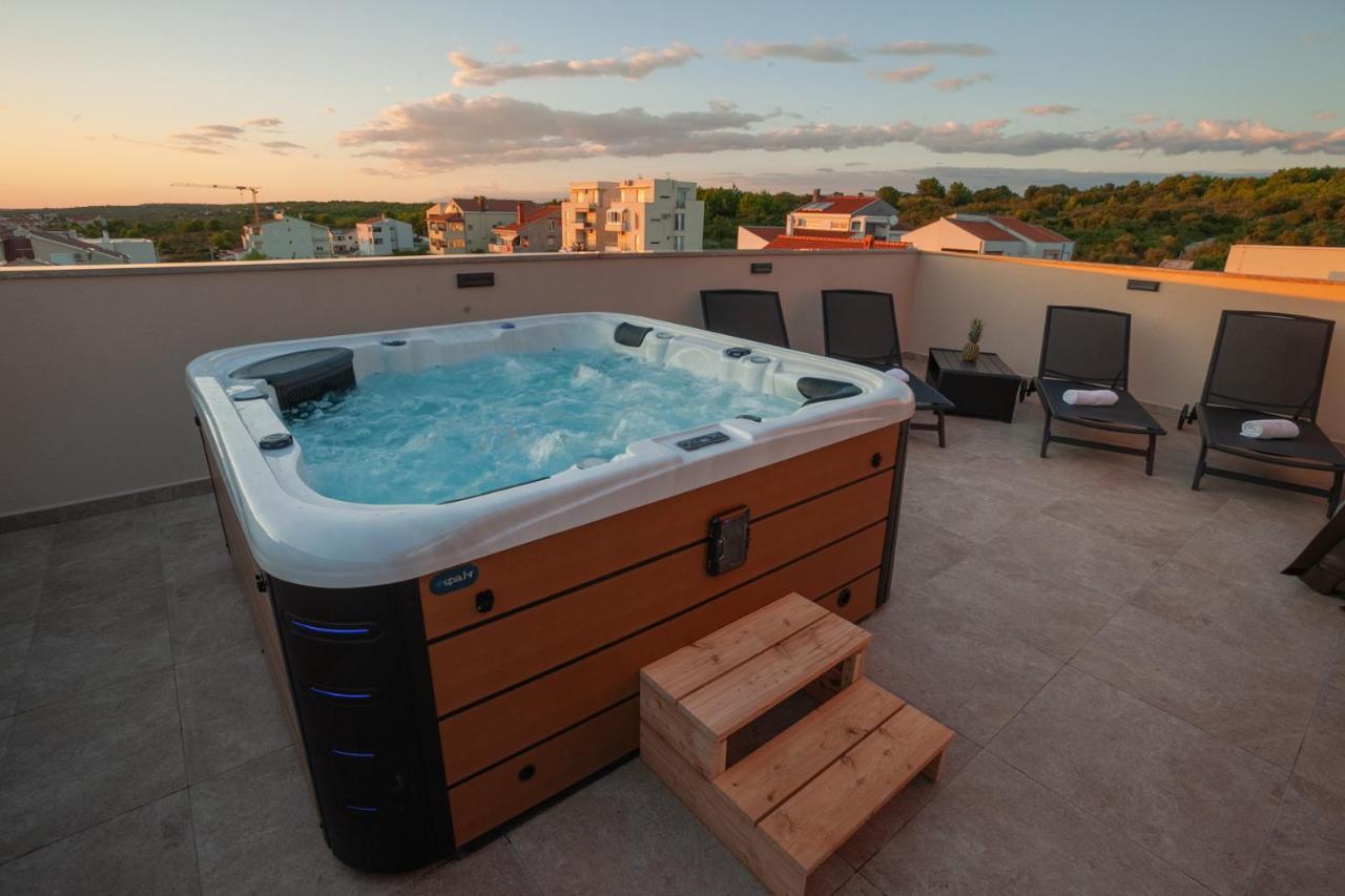 Apartments Luana With Private Jacuzzi Zadar Dış mekan fotoğraf