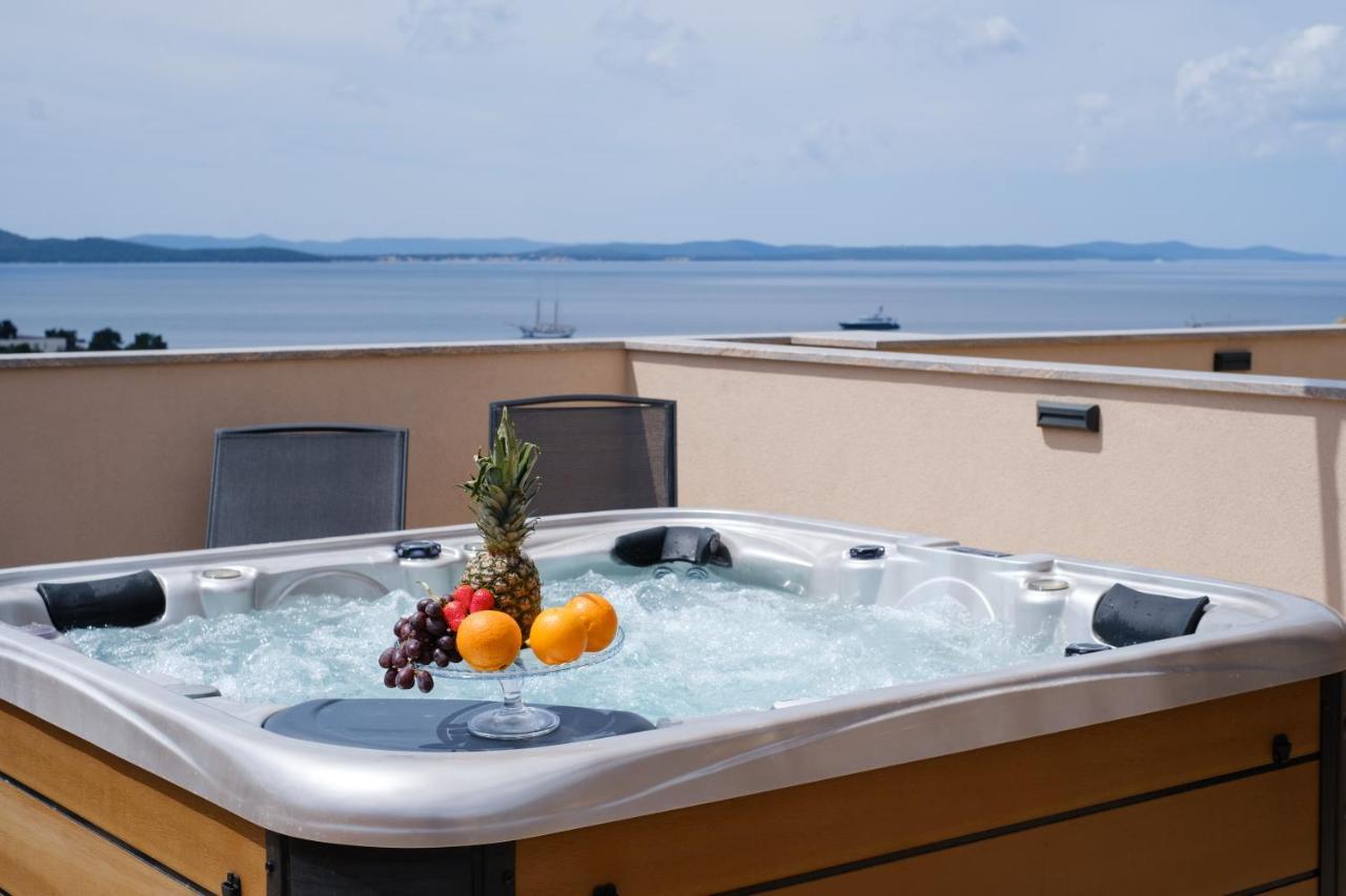 Apartments Luana With Private Jacuzzi Zadar Dış mekan fotoğraf