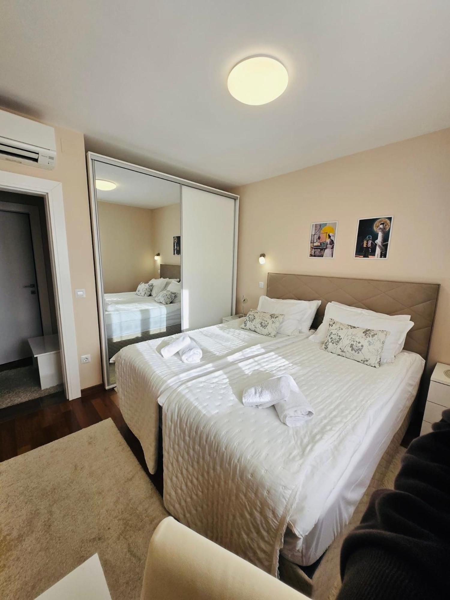 Apartments Luana With Private Jacuzzi Zadar Dış mekan fotoğraf