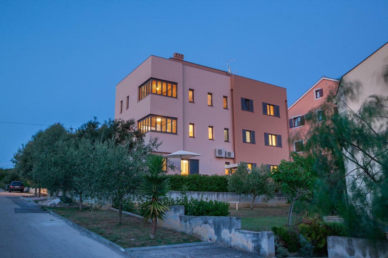 Apartments Luana With Private Jacuzzi Zadar Dış mekan fotoğraf