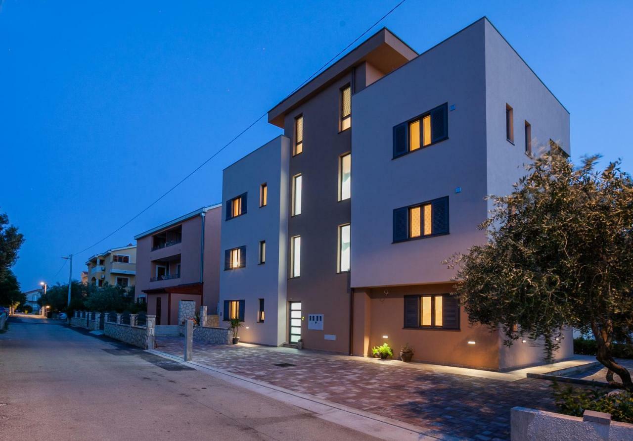Apartments Luana With Private Jacuzzi Zadar Dış mekan fotoğraf